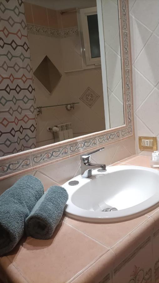 Domus Vacanze Romane Bagian luar foto